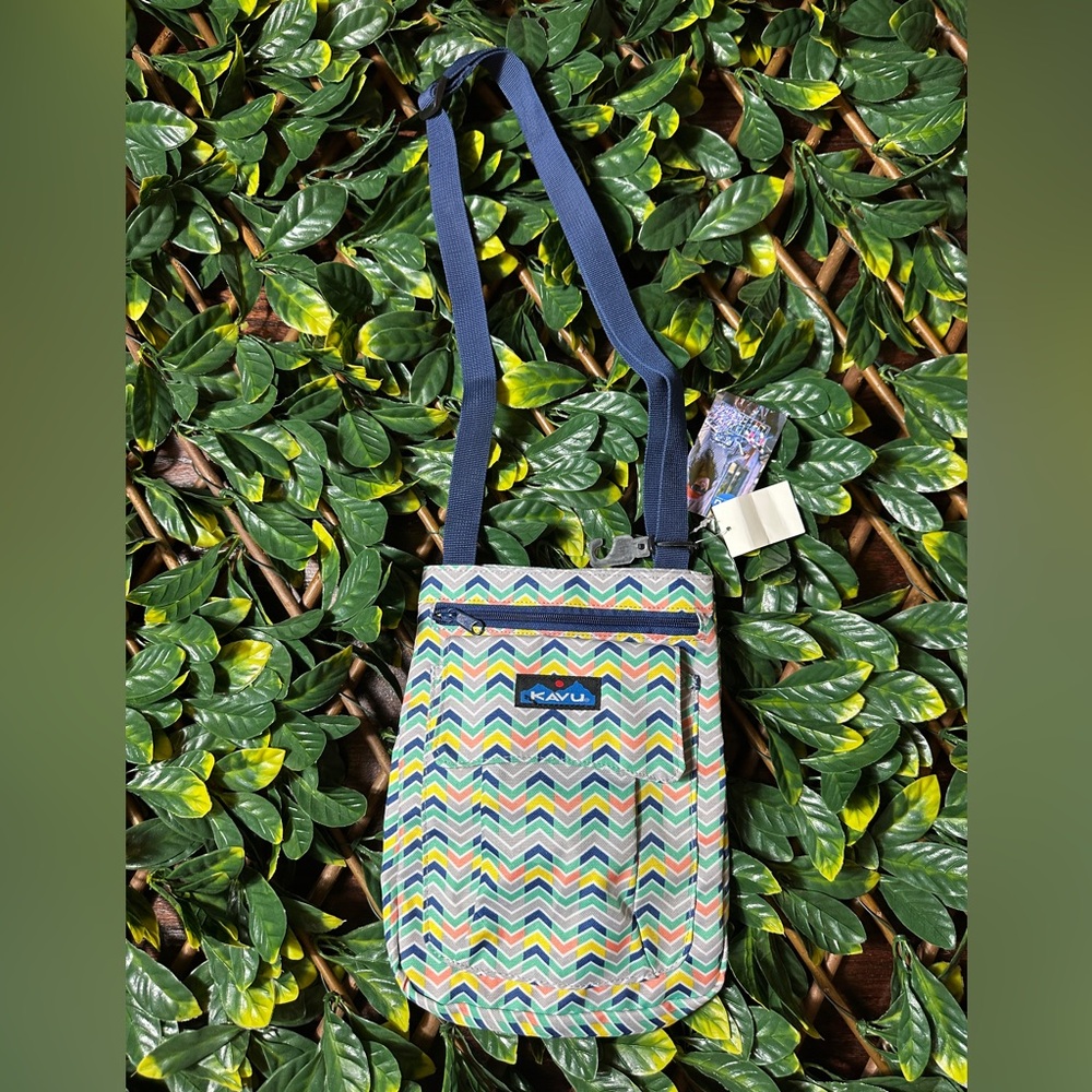 Kavu Multicolor Zig Zag Bag NWT